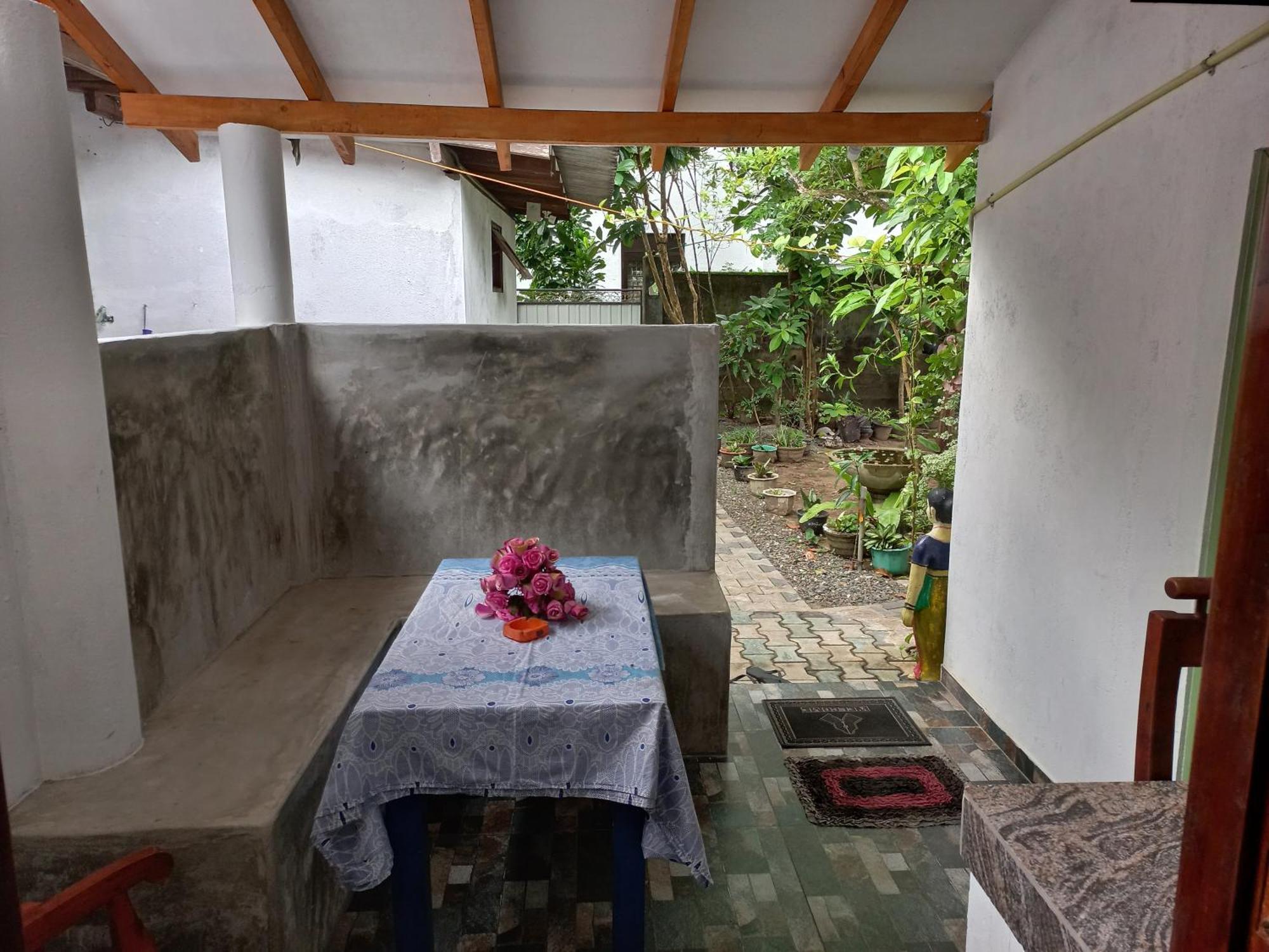 Mango Villa 703 هيكادوفا المظهر الخارجي الصورة
